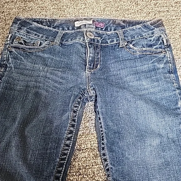Size 3/4 Flare Jean - Picture 3 of 5